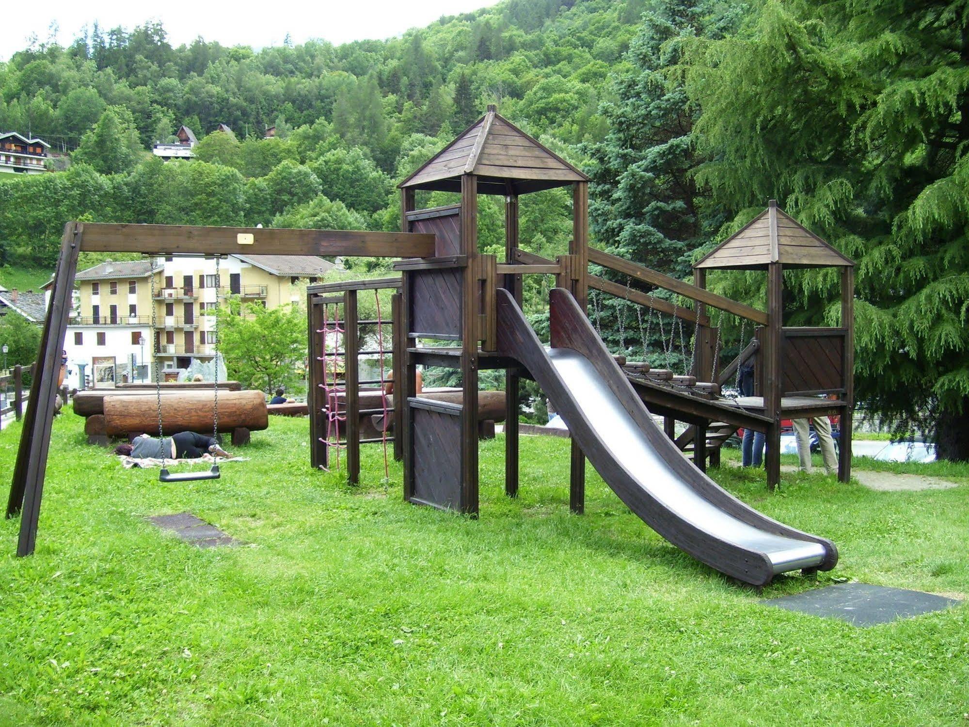 Antey-Saint-André Residence Beau Sejour מראה חיצוני תמונה
