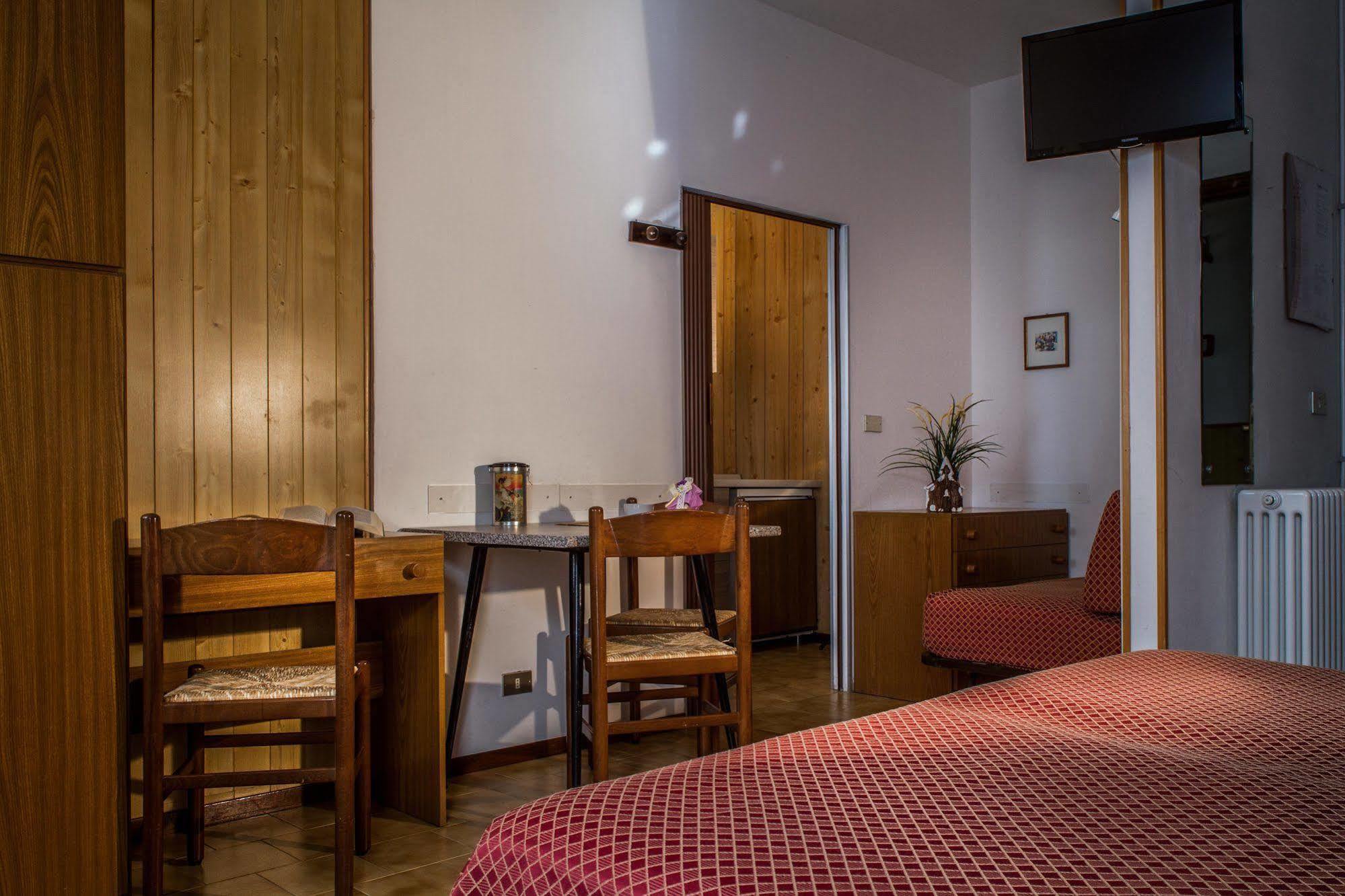 Antey-Saint-André Residence Beau Sejour מראה חיצוני תמונה